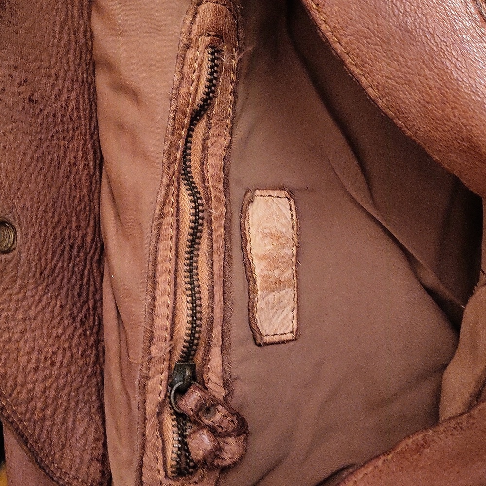 Genuine leather bag from distressed leather,Italy - Picture 9 of 16